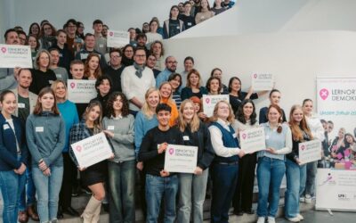 EAG-Schülerinnen vertreten ‚Lernort für Demokratie‘ in Stuttgart